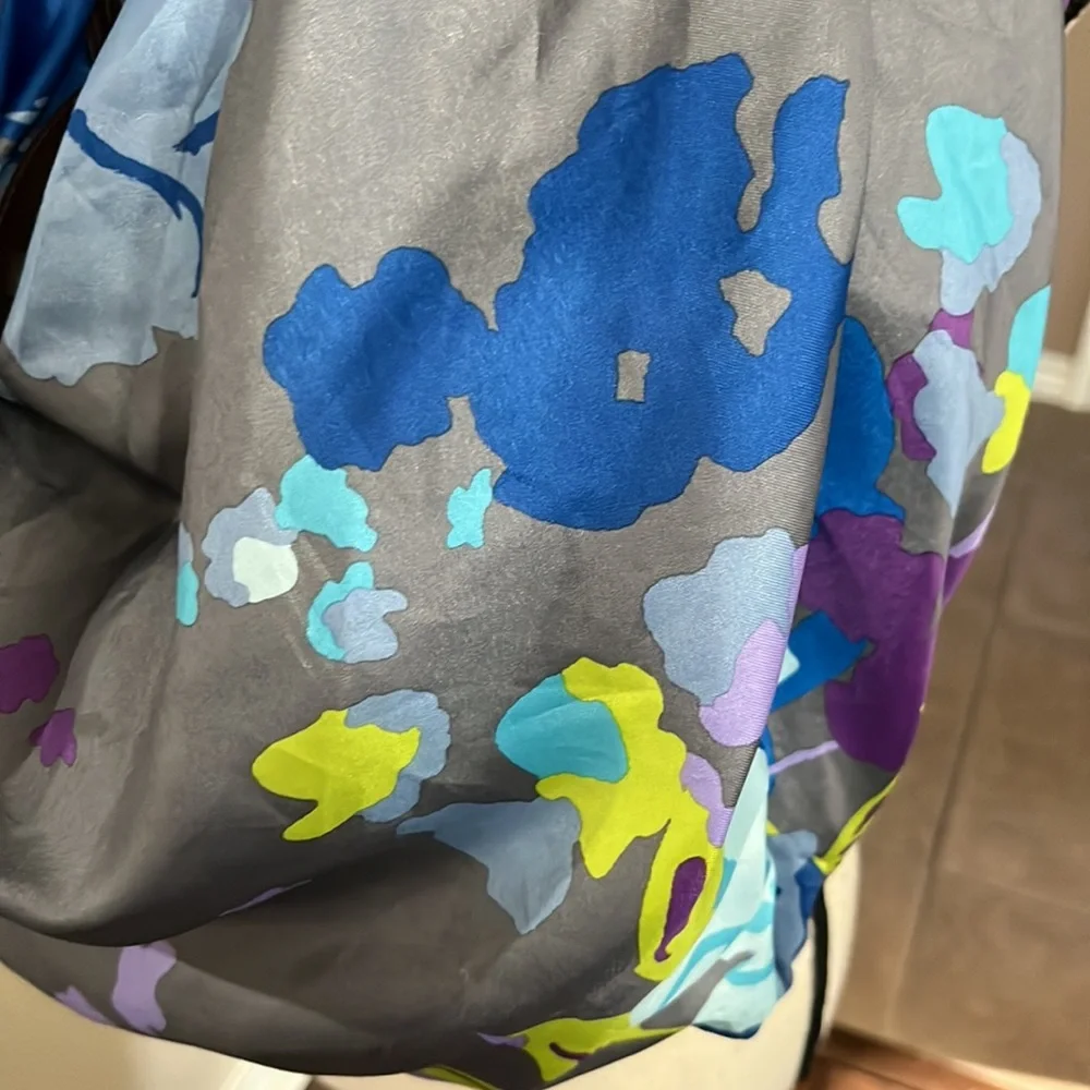 Old Navy silky gray floral print scarf hobo bag